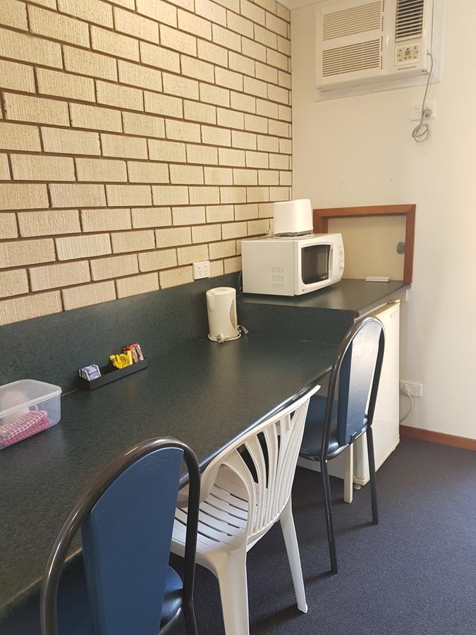 Emerald Tower Motor Inn Zewnętrze zdjęcie