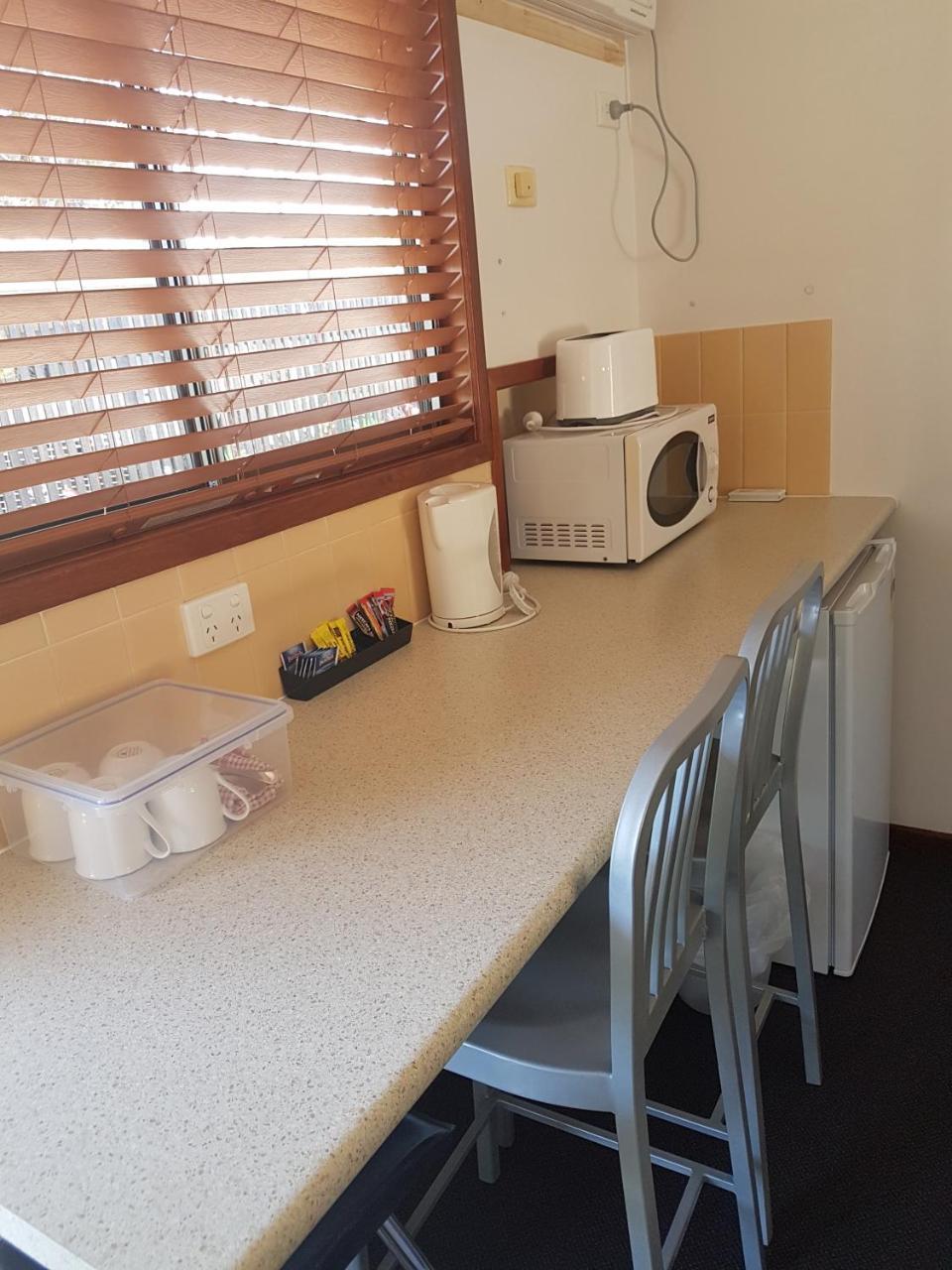 Emerald Tower Motor Inn Zewnętrze zdjęcie