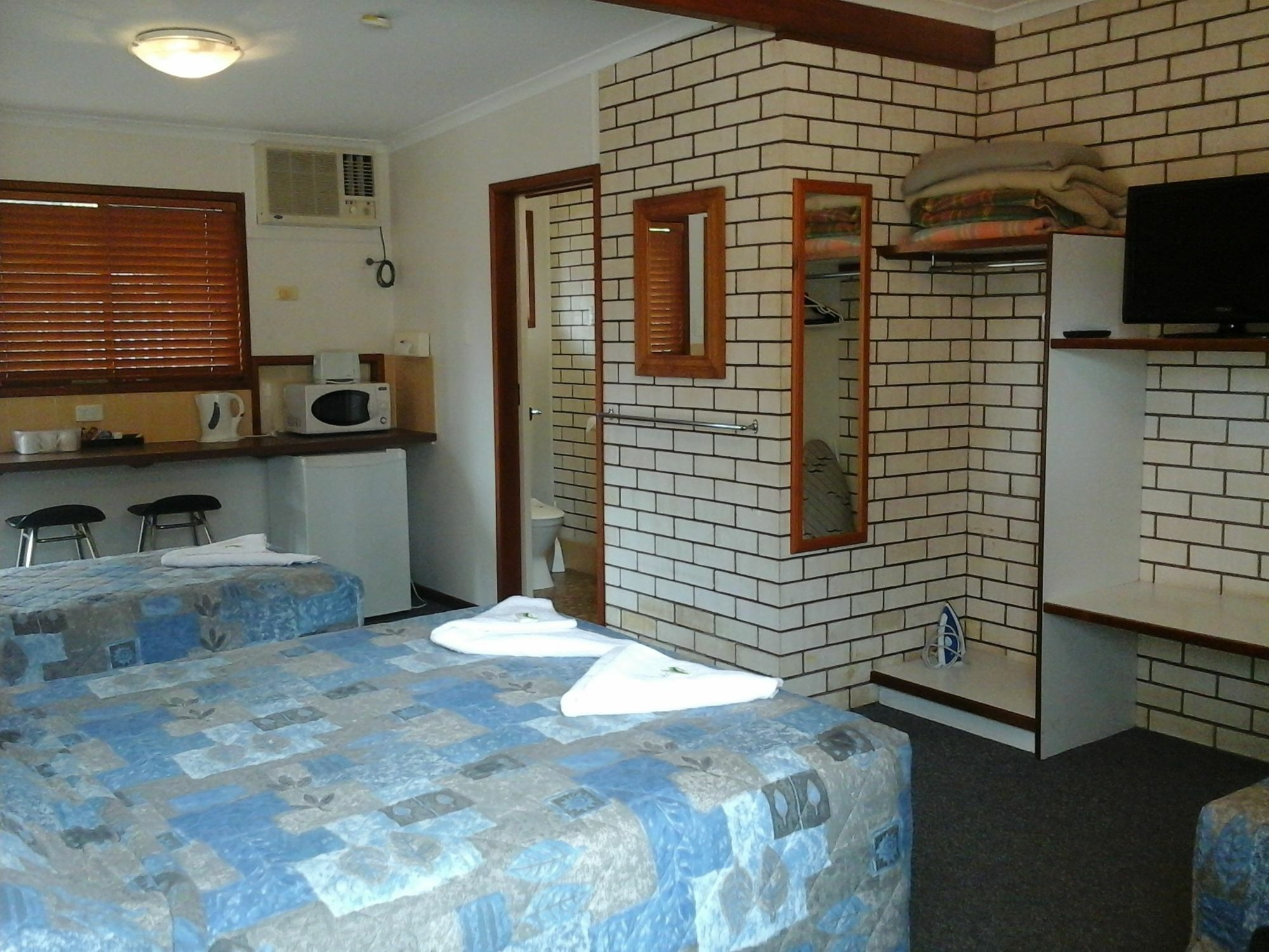 Emerald Tower Motor Inn Zewnętrze zdjęcie